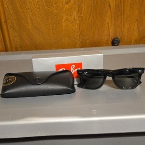 Ray-Ban Classic Black Sunglasses with Case